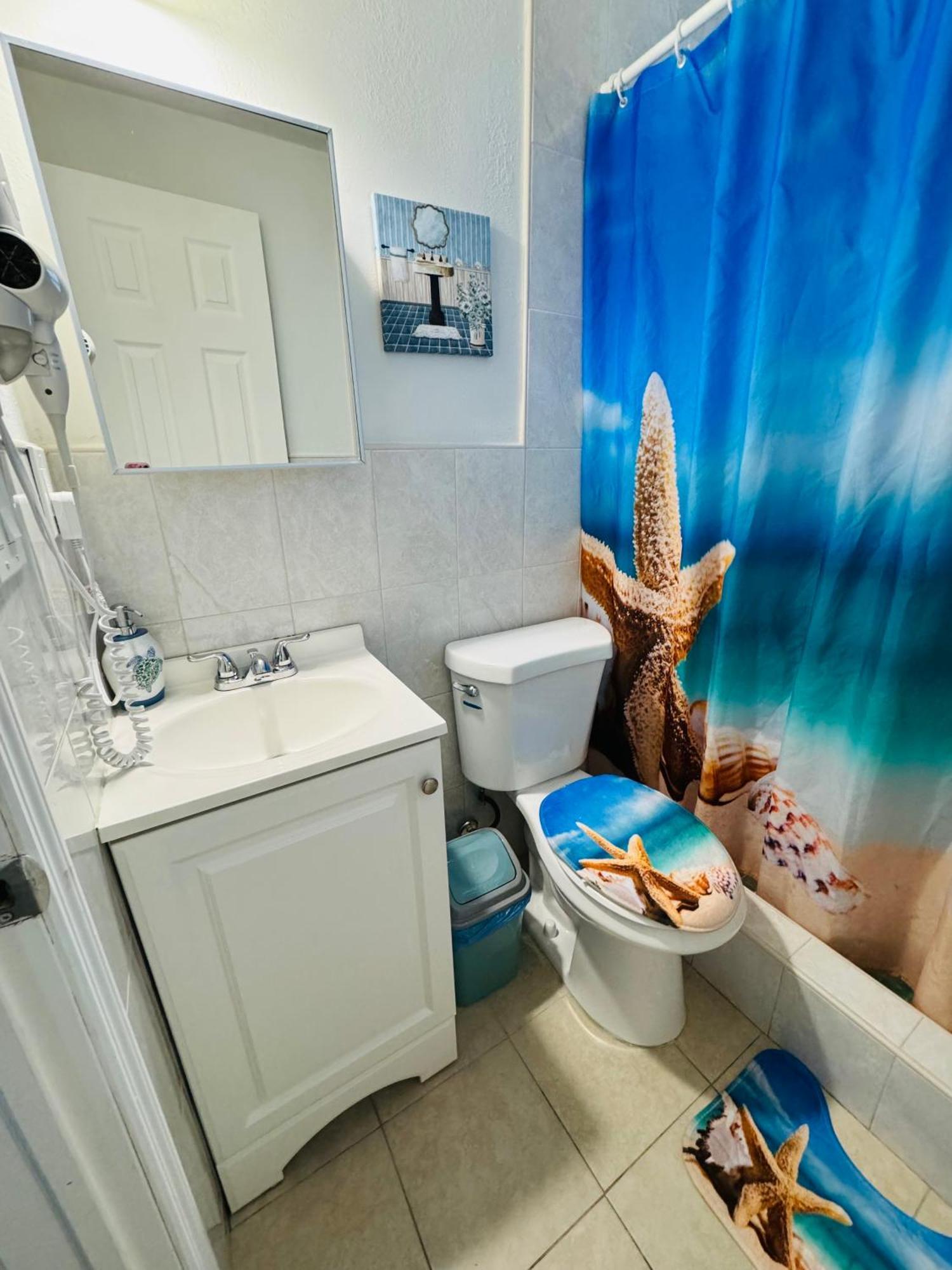 B5 Best Value On Private Bedroom With Private Bathroom In Little Havana, Miami Buitenkant foto